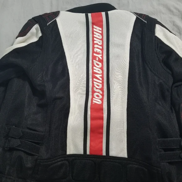 Harley Davidson women's jacket - Picture 2 of 2